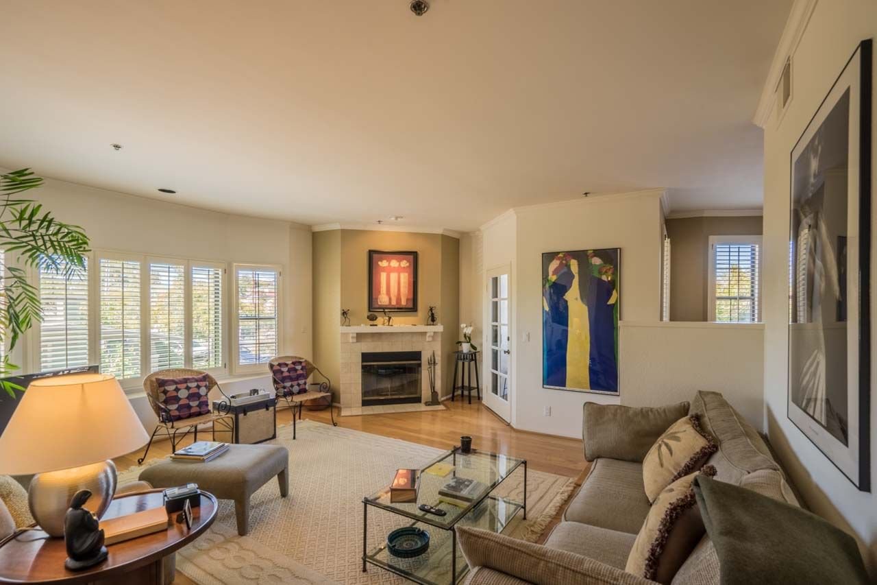 Main Photo: MISSION HILLS Condo for sale : 2 bedrooms : 909 Sutter St #201 in San Diego