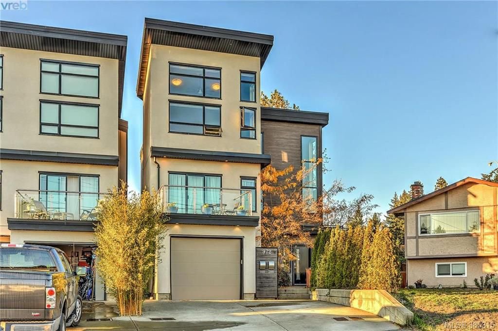 Main Photo: 100 972 Preston Way in VICTORIA: La Langford Proper Strata Duplex Unit for sale (Langford) : MLS®# 385315