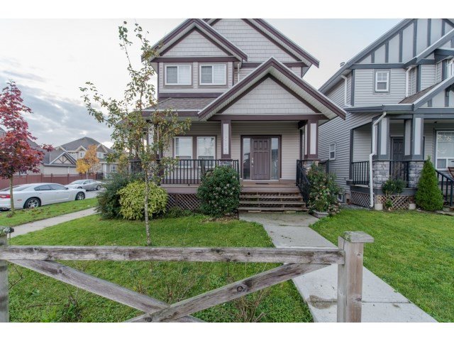 Main Photo: 6953 192 st in Cloverdale: Home for sale