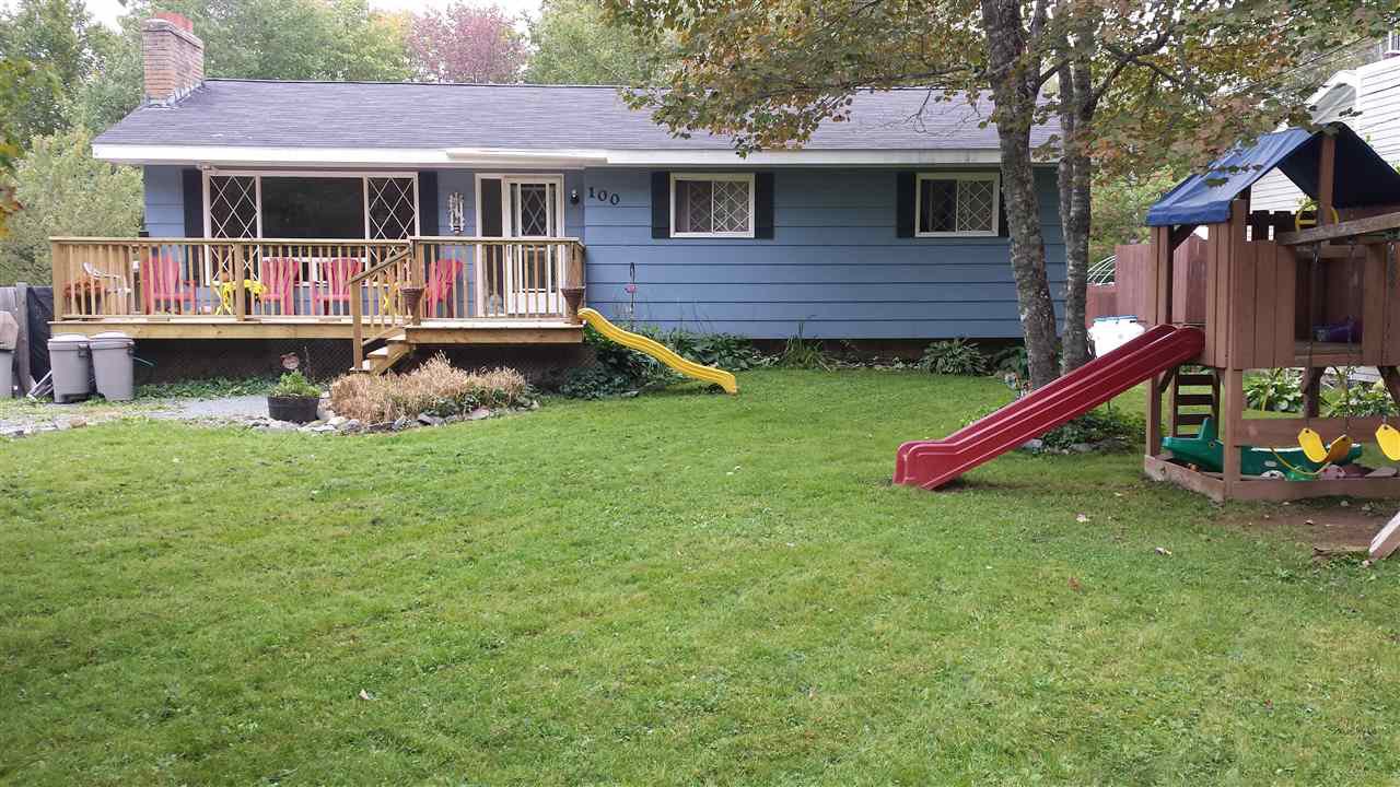 Main Photo: 100 CHESAPEAKE Road in Beaver Bank: 26-Beaverbank, Upper Sackville Residential for sale (Halifax-Dartmouth) : MLS®# 201607164