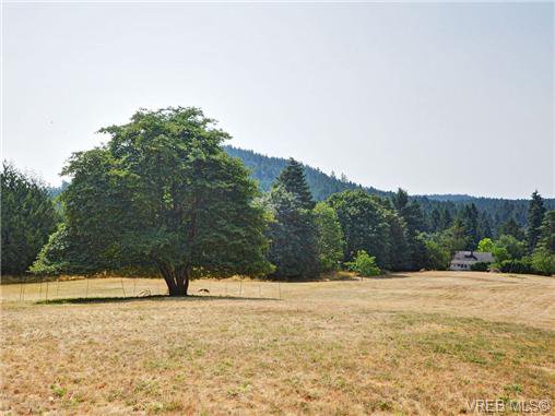 Main Photo: 364 Sparton Road in VICTORIA: SW West Saanich Residential for sale (Saanich West) : MLS®# 359289