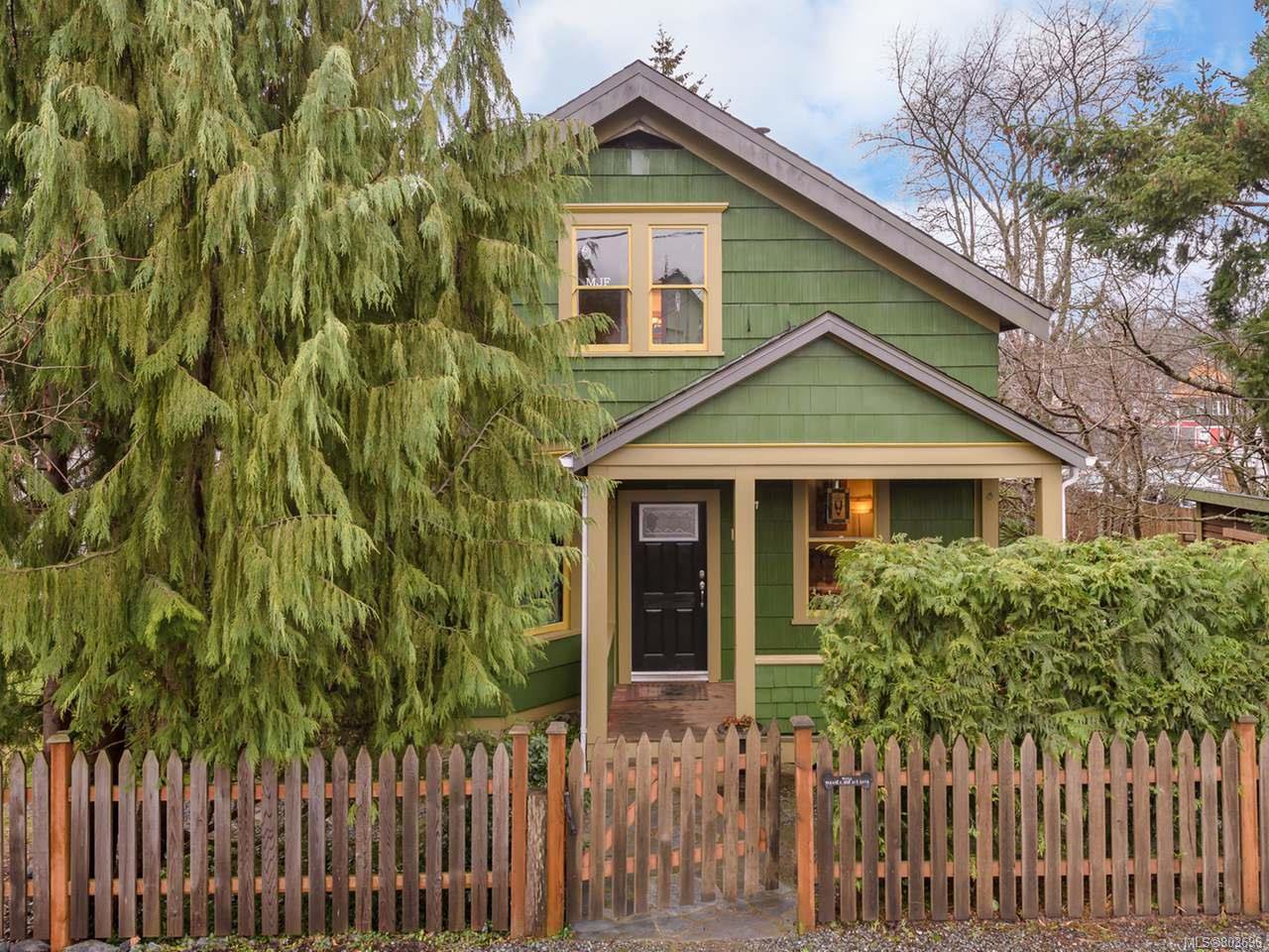 Main Photo: 2745 Penrith Ave in CUMBERLAND: CV Cumberland House for sale (Comox Valley) : MLS®# 803696