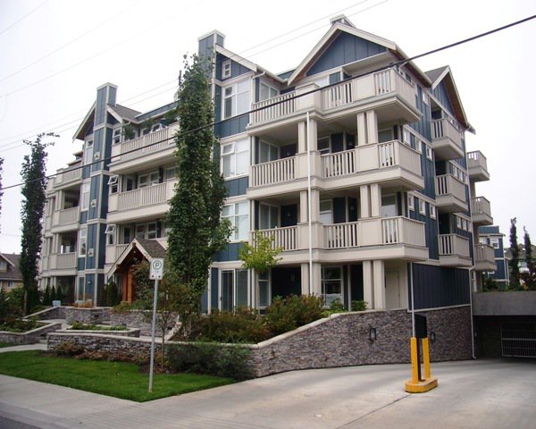 Main Photo: PH9 15392 16A Avenue in Ocean Bay Villas: Home for sale : MLS®# F2725562