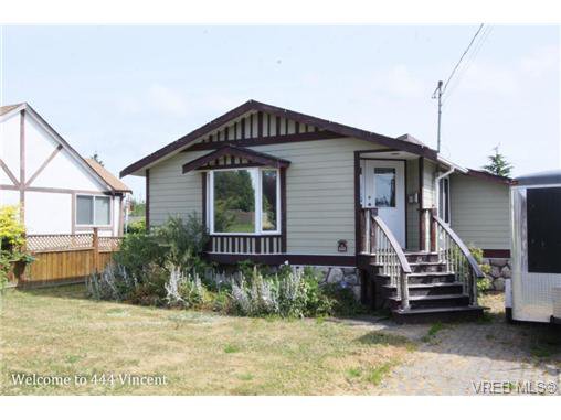 Main Photo: 444 Vincent Ave in VICTORIA: SW Gorge House for sale (Saanich West) : MLS®# 674178