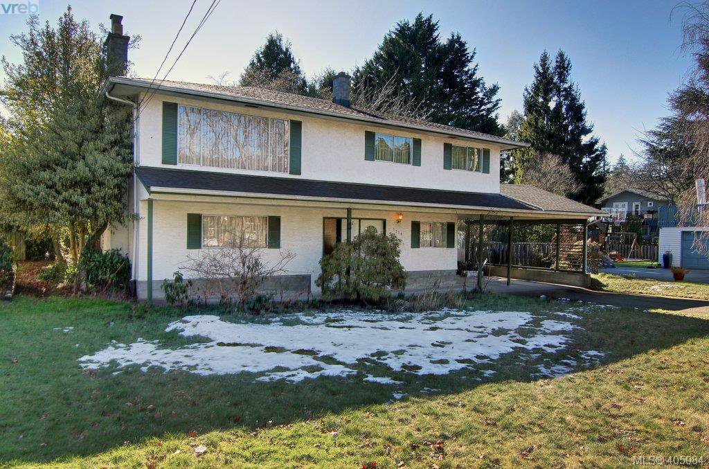 Main Photo: 1519 Winchester Rd in VICTORIA: SE Mt Doug House for sale (Saanich East) : MLS®# 806818