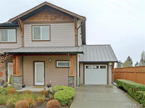 Main Photo: 9 1893 Prosser Rd in SAANICHTON: CS Saanichton Row/Townhouse for sale (Central Saanich) : MLS®# 753152