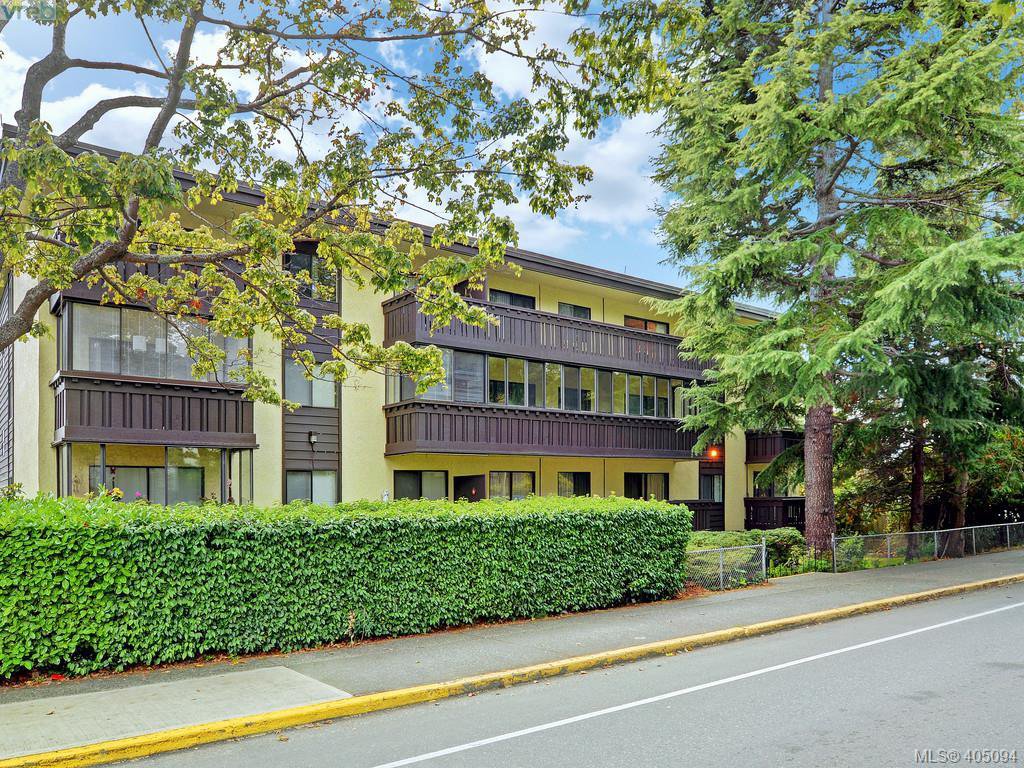 Main Photo: 304 1121 Esquimalt Road in VICTORIA: Es Saxe Point Condo Apartment for sale (Esquimalt) : MLS®# 405094