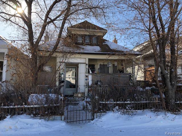 Main Photo: 350 Martin Avenue West in Winnipeg: East Kildonan Residential for sale (3A) : MLS®# 1803374