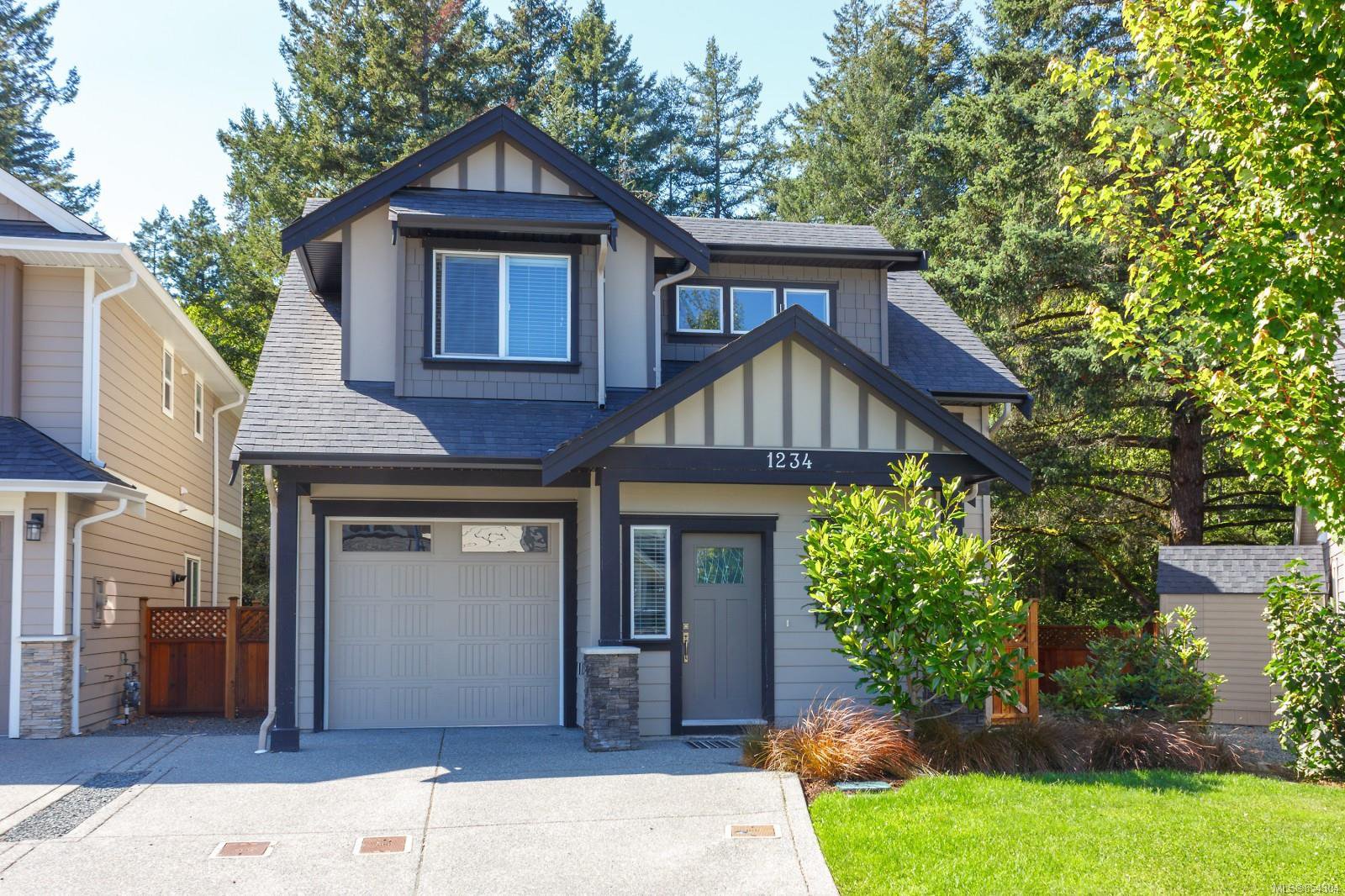 Main Photo: 1234 McLeod Pl in : La Happy Valley House for sale (Langford) : MLS®# 854304