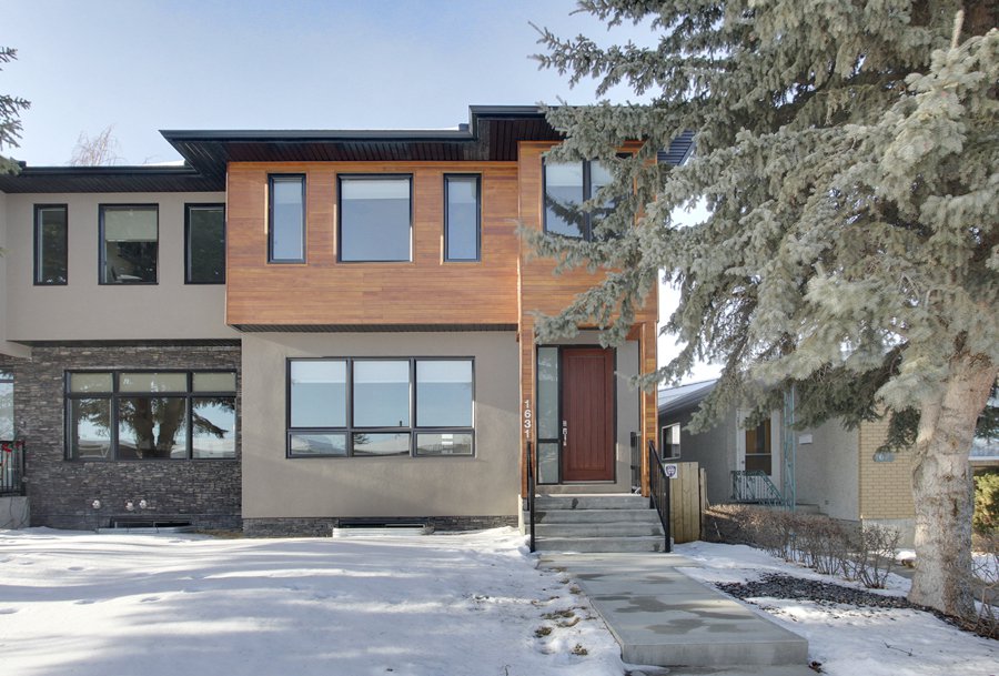 Main Photo: 1631 41 Street SW in Calgary: House for sale : MLS®# C3648896
