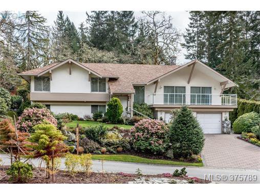 Main Photo: 4459 Autumnwood Lane in VICTORIA: SE Broadmead Single Family Detached for sale (Saanich East) : MLS®# 754384