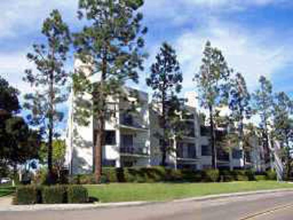 Main Photo: CROWN POINT Home for sale or rent : 1 bedrooms : 3770 CROWN POINT #104 in San Diego