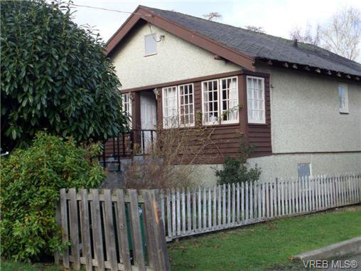 Main Photo: 3455 Bethune Avenue in VICTORIA: SE Quadra Single Family Detached for sale (Saanich East) : MLS®# 345029