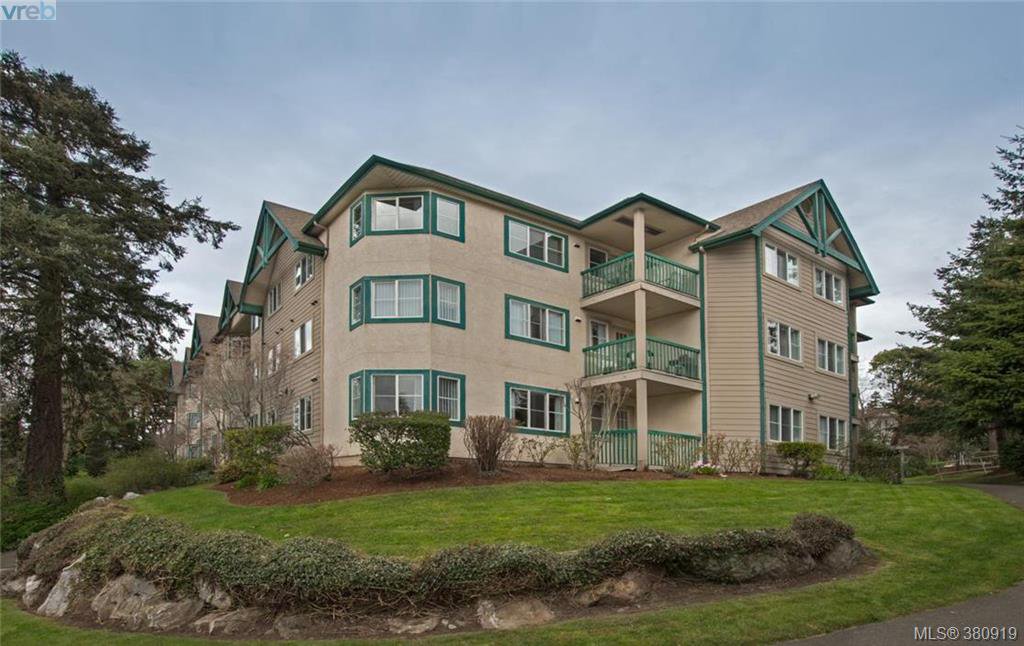 Main Photo: 218 290 Island Highway in VICTORIA: VR View Royal Condo Apartment for sale (View Royal) : MLS®# 380919