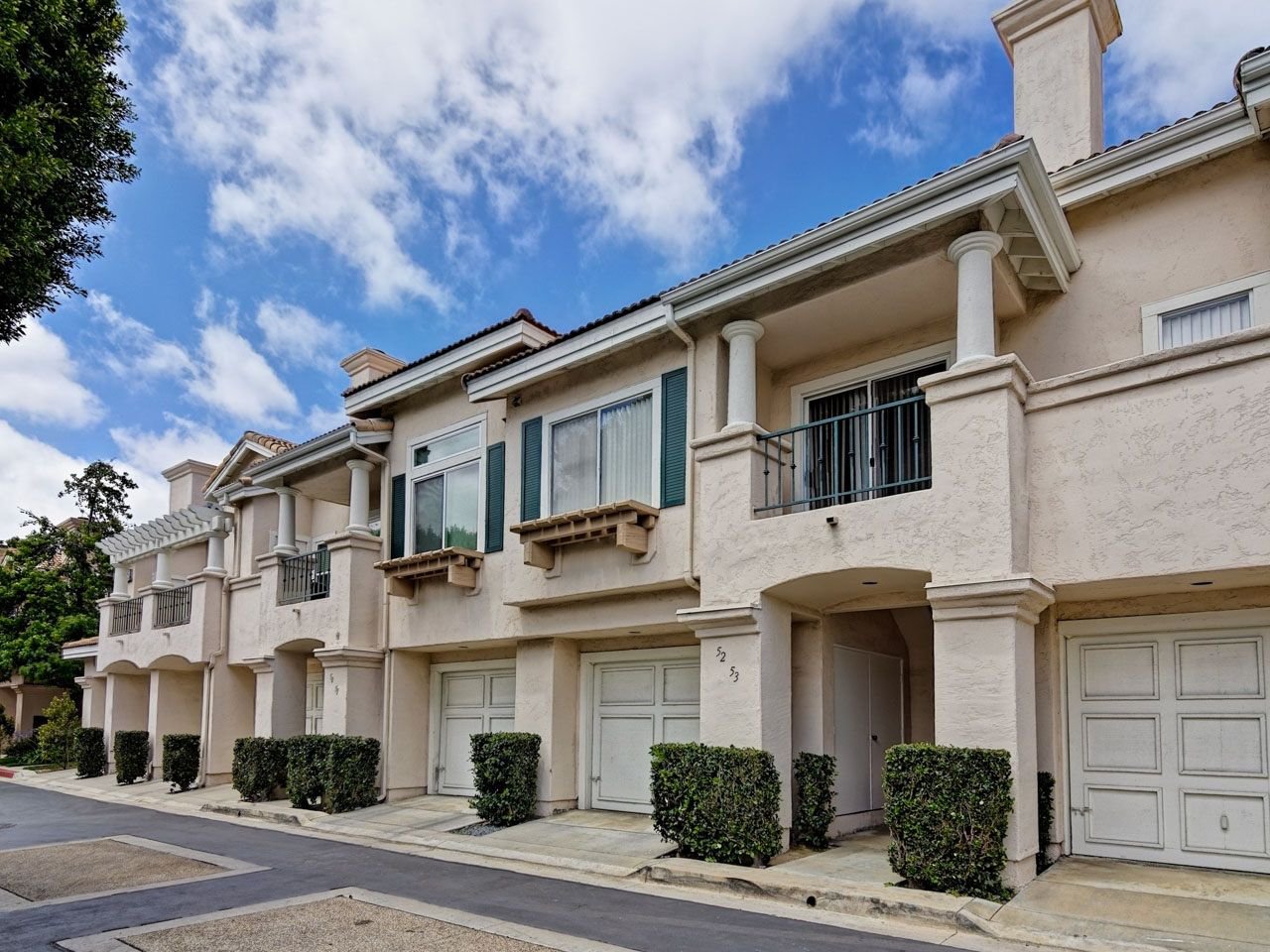 Main Photo: UNIVERSITY CITY Condo for sale : 1 bedrooms : 7245 Calabria Ct #53 in San Diego