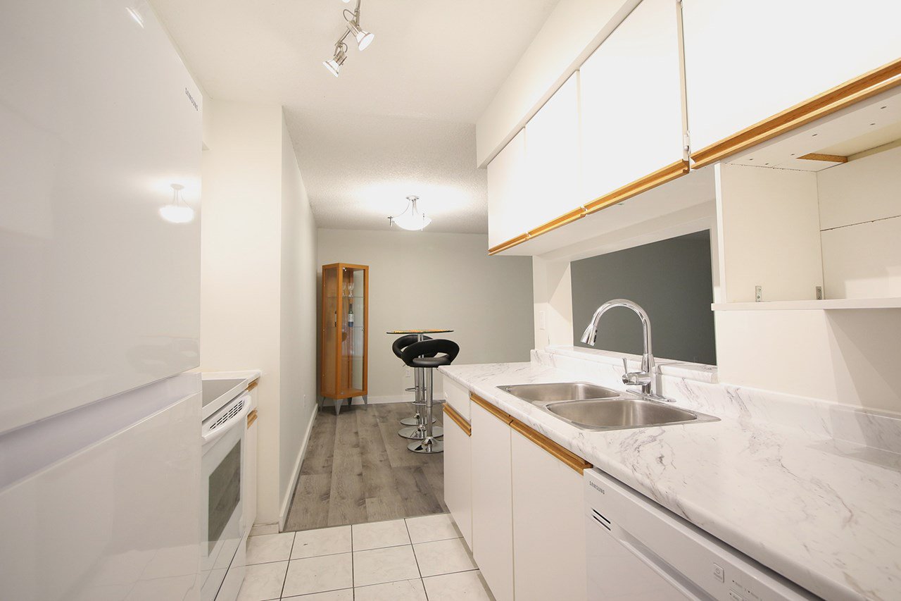 Main Photo: 112 4363 HALIFAX STREET in Burnaby: Brentwood Park Condo for sale (Burnaby North) : MLS®# R2480703