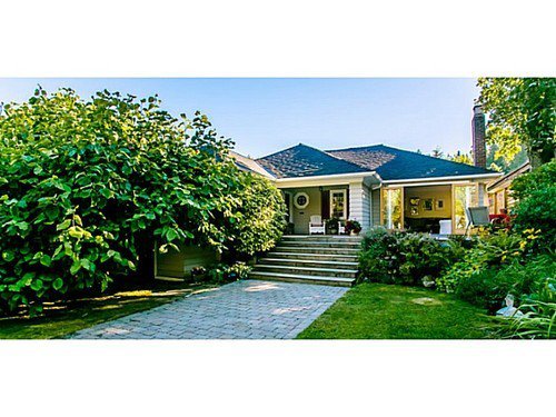 Main Photo: 6478 BAY Street in West Vancouver: Home for sale : MLS®# V1024837