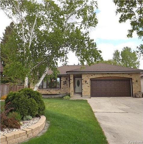 STRAIGHT, SOLID & SPACIOUS WITH ALMOST 3000 SQ FT OF TOTAL FINISHED SPACE!