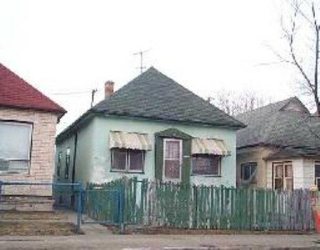 Main Photo: 903 William Ave.: Residential for sale (Weston) : MLS®# 2504153