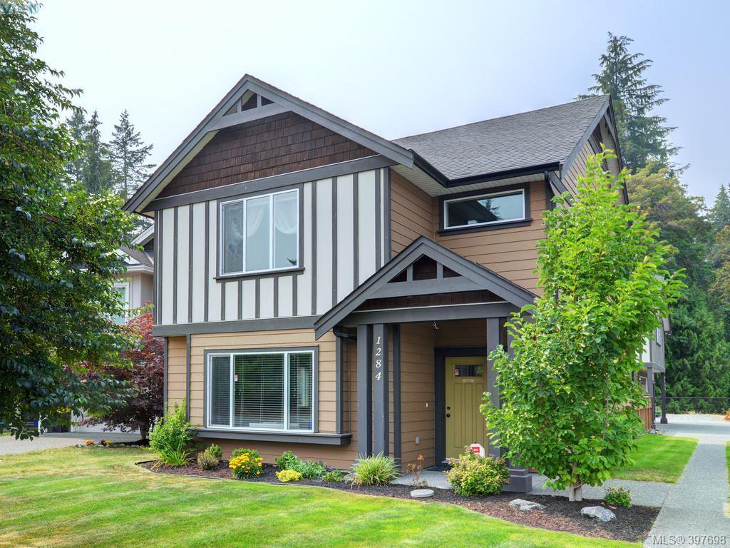Main Photo: 1284 Parkdale Creek Gdns in VICTORIA: La Westhills House for sale (Langford) : MLS®# 795585