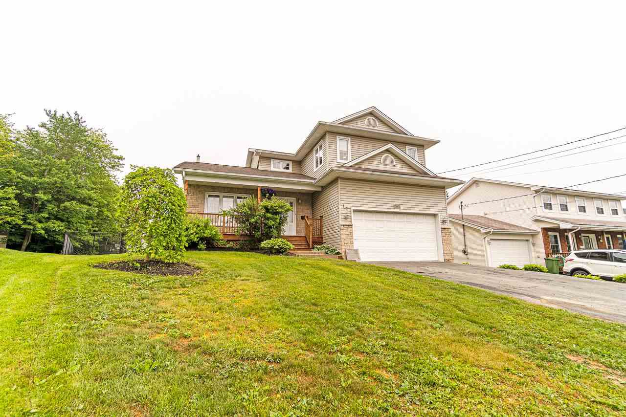Main Photo: 17 Pompano Court in Keystone Village: 14-Dartmouth Montebello, Port Wallis, Keystone Residential for sale (Halifax-Dartmouth) : MLS®# 202011570
