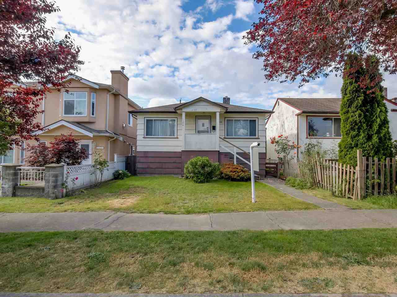Main Photo: 3232 NAPIER STREET in Vancouver: Renfrew VE House for sale (Vancouver East) : MLS®# R2072671