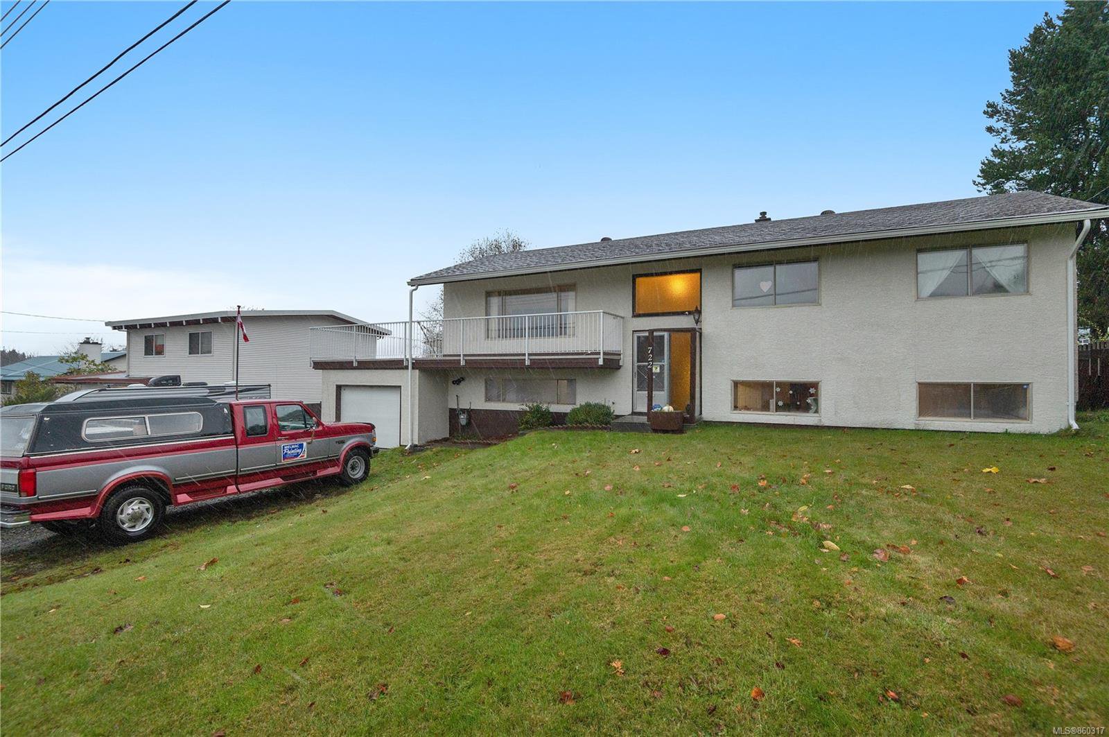Main Photo: 722 Elkhorn Rd in : CR Campbell River Central House for sale (Campbell River) : MLS®# 860317