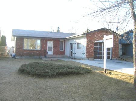 Main Photo: 262 Mahonee Dr.: Residential for sale (Oakwood Estates) : MLS®# 2705221