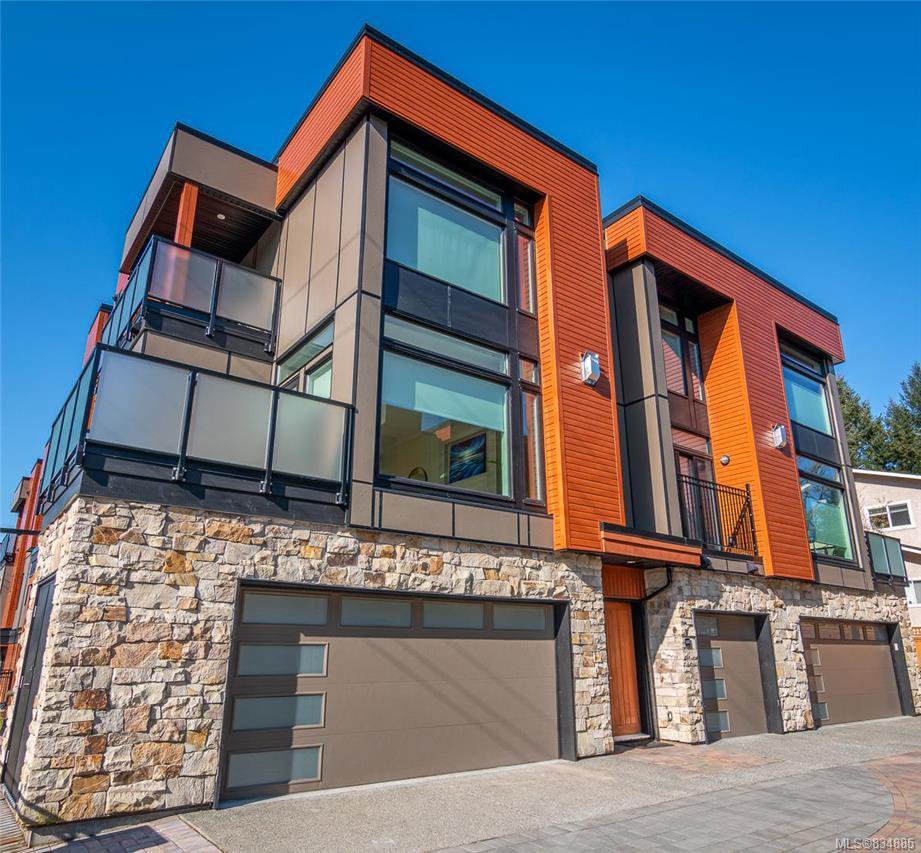 Main Photo: 201 2130 Sooke Rd in Colwood: Co Hatley Park Row/Townhouse for sale : MLS®# 834885