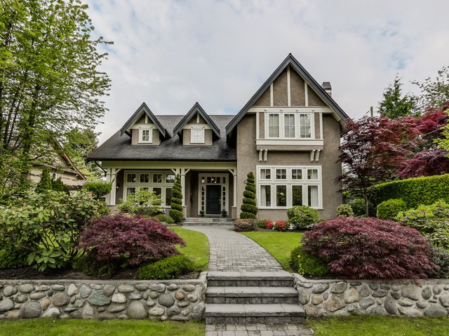 Main Photo: 2819 West 45th Ave in Vancouver: Home for sale