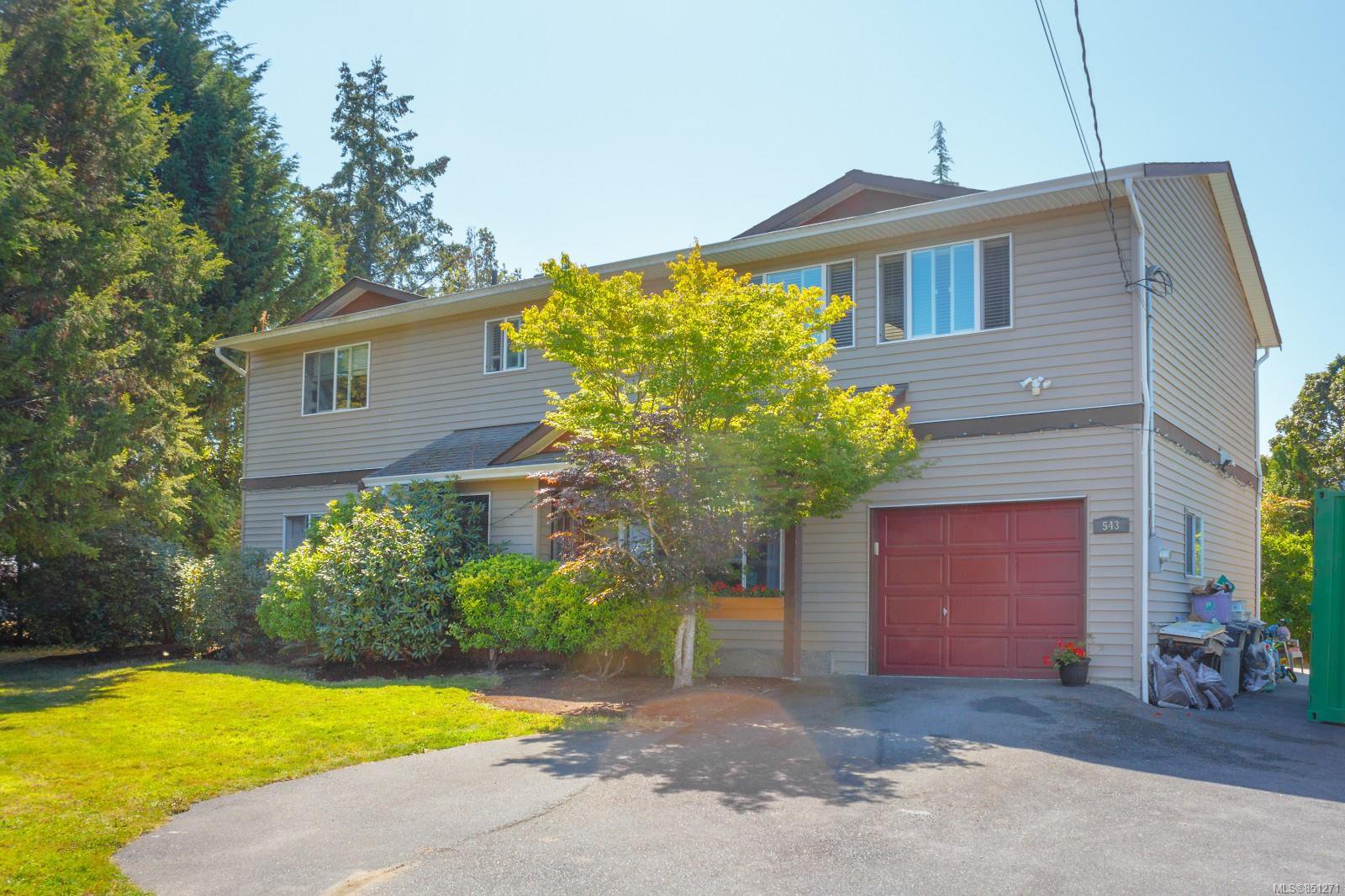 Main Photo: 543 Normandy Rd in : SW Royal Oak Single Family Detached for sale (Saanich West) : MLS®# 851271