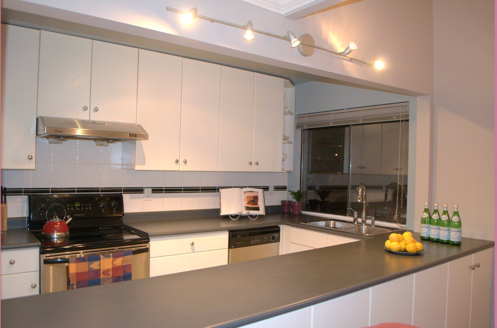 Main Photo: 201 3465 GLEN Drive in Vancouver East: Fraser VE Home for sale () : MLS®# V925871