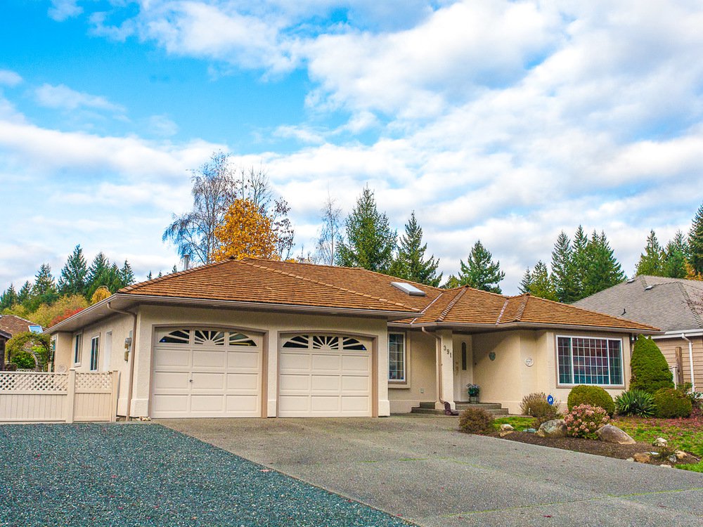 Main Photo: 391 Palm Drive in Qualicum Beach: House for sale : MLS®# 400199