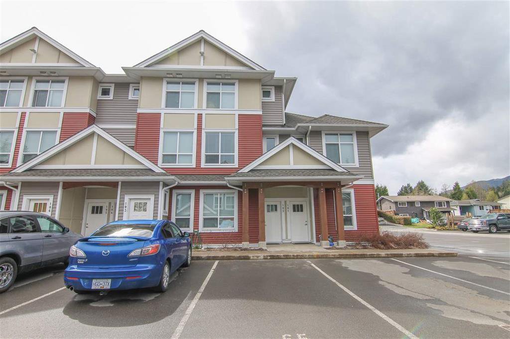 Main Photo: 102 110 Baxter Avenue: Kitimat Condo for sale (Kitimat (Zone 89)) : MLS®# R2348927