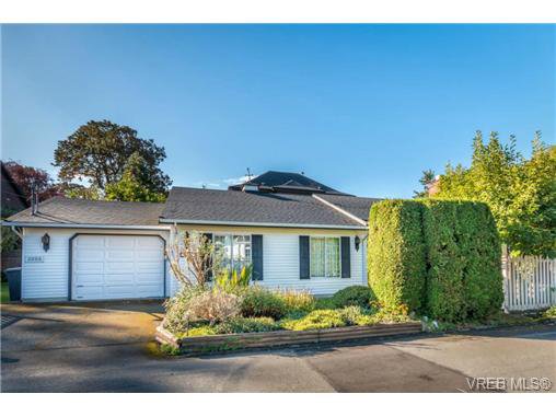Main Photo: 2255 Woodlawn Crescent in VICTORIA: OB North Oak Bay Single Family Detached for sale (Oak Bay) : MLS®# 343014