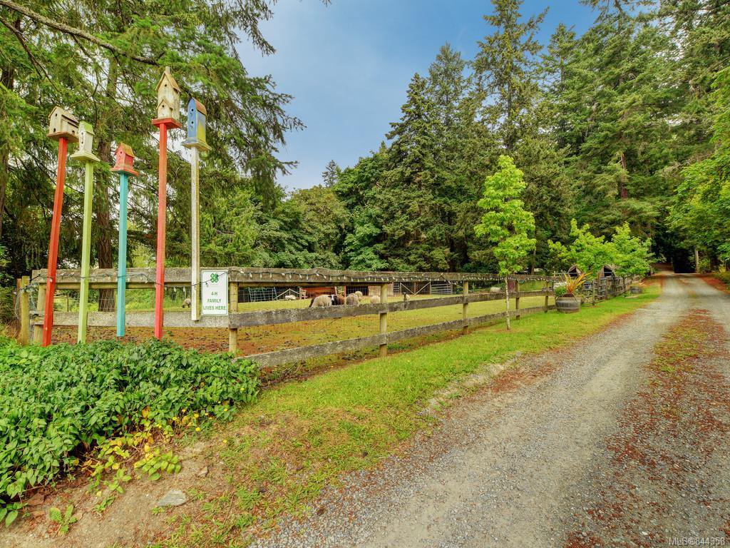 Main Photo: 5417 West Saanich Rd in Saanich: SW West Saanich House for sale (Saanich West) : MLS®# 844358