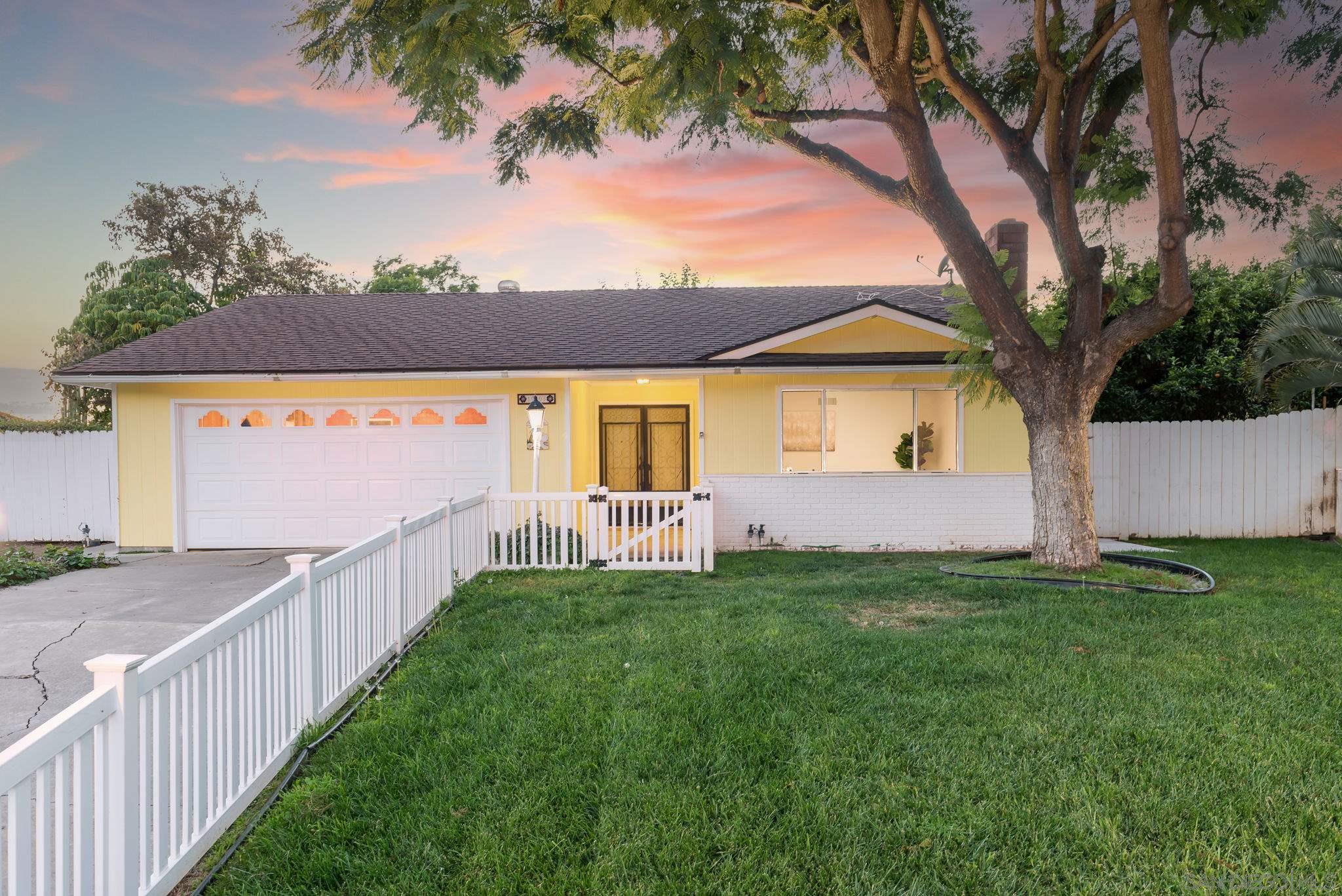 Main Photo: SPRING VALLEY House for sale : 3 bedrooms : 10103 Rayline