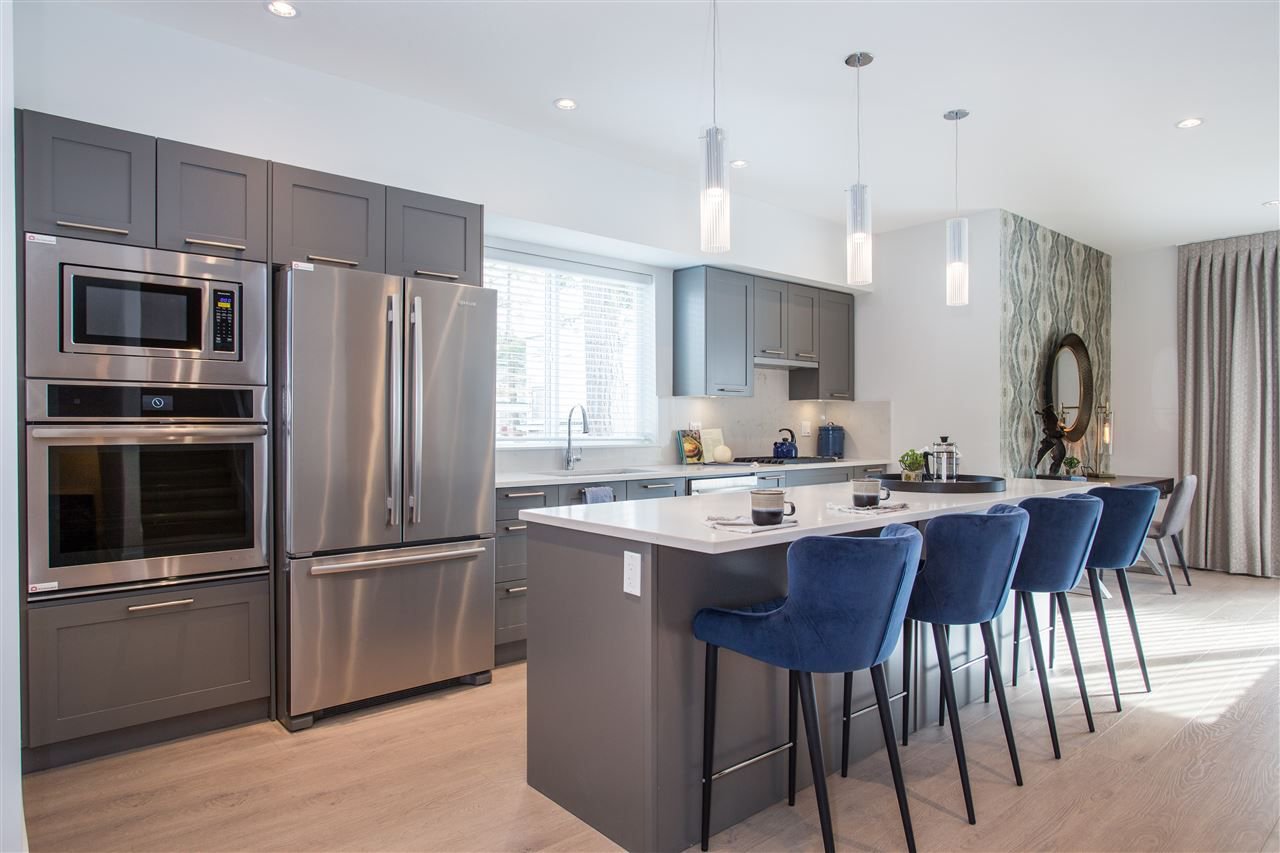 Main Photo: 184 2277 OAK MEADOWS DRIVE in Surrey: Grandview Surrey Townhouse for sale (South Surrey White Rock) : MLS®# R2231558