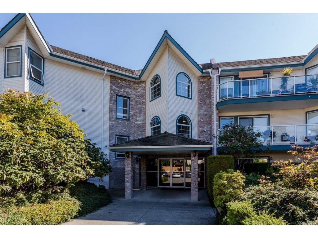 Main Photo: 114 27358 32 Avenue in Langley: Condo : MLS®# R2112744