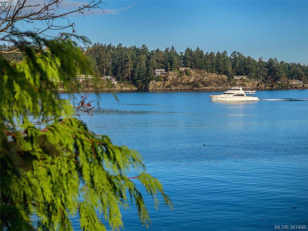 Main Photo: 101 2326 Harbour Rd in SIDNEY: Si Sidney North-East Condo for sale (Sidney) : MLS®# 766436