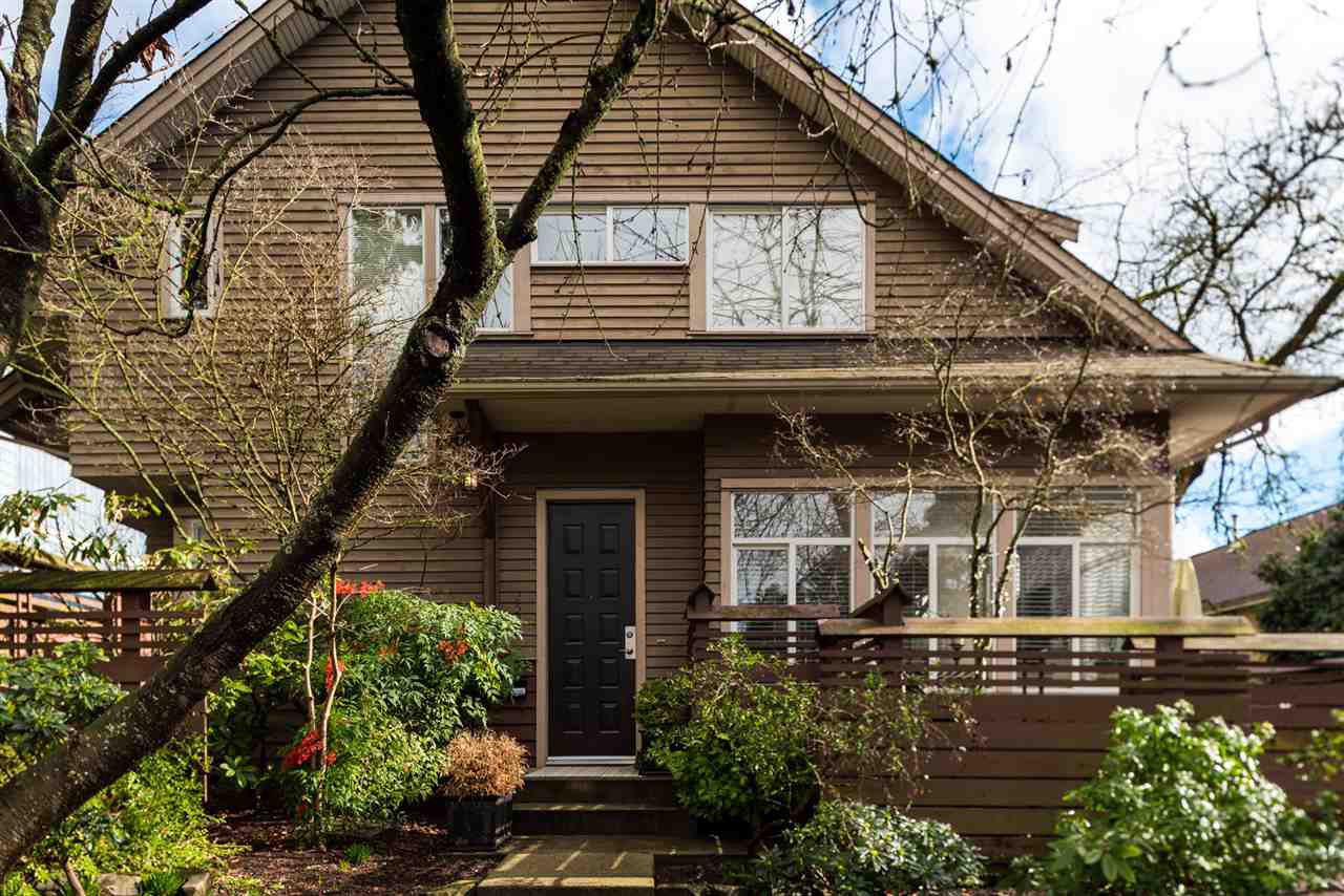 Main Photo: 2520 WESTERN AVENUE in North Vancouver: Upper Lonsdale Townhouse for sale : MLS®# R2248688