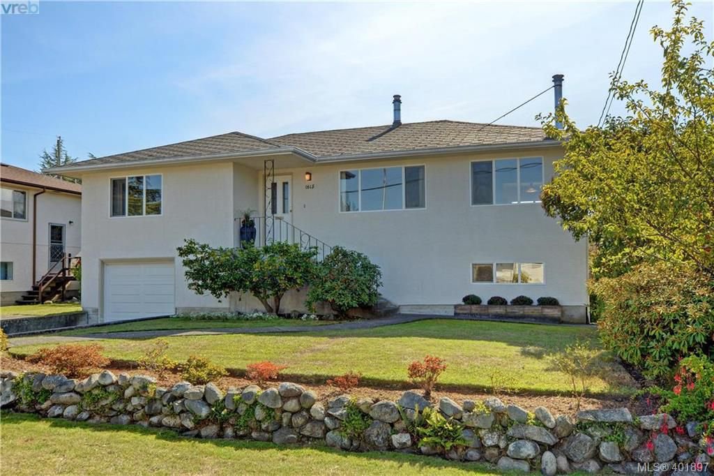 Main Photo: 1615 Sheridan Ave in VICTORIA: SE Mt Tolmie House for sale (Saanich East) : MLS®# 802020