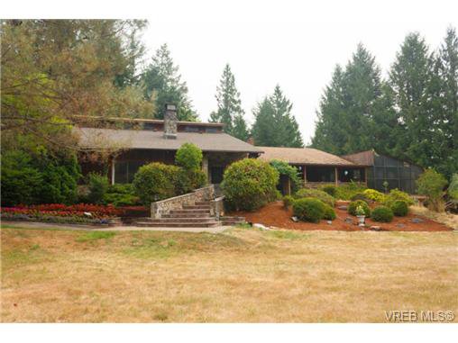 Main Photo: 5435 Kiowa Road in VICTORIA: SW Prospect Lake Single Family Detached for sale (Saanich West) : MLS®# 353716