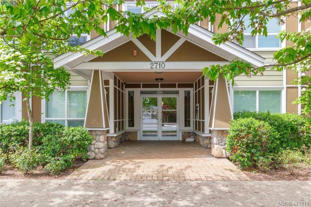 Main Photo: 217 2710 Jacklin Rd in VICTORIA: La Langford Proper Condo for sale (Langford) : MLS®# 829692