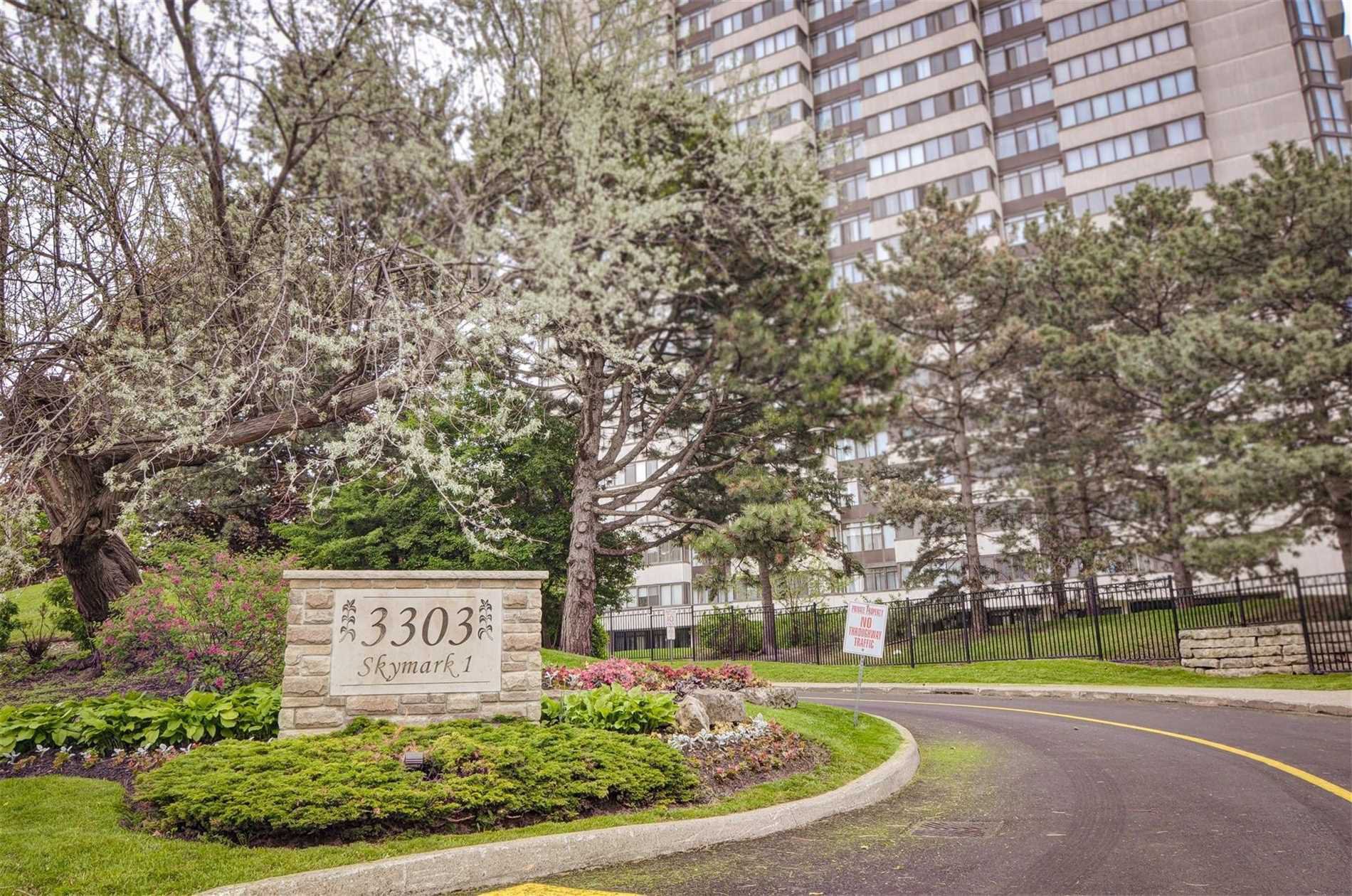 Main Photo: 3303 Don Mills Rd 2106 in Toronto: Condo for sale : MLS®# C4479649