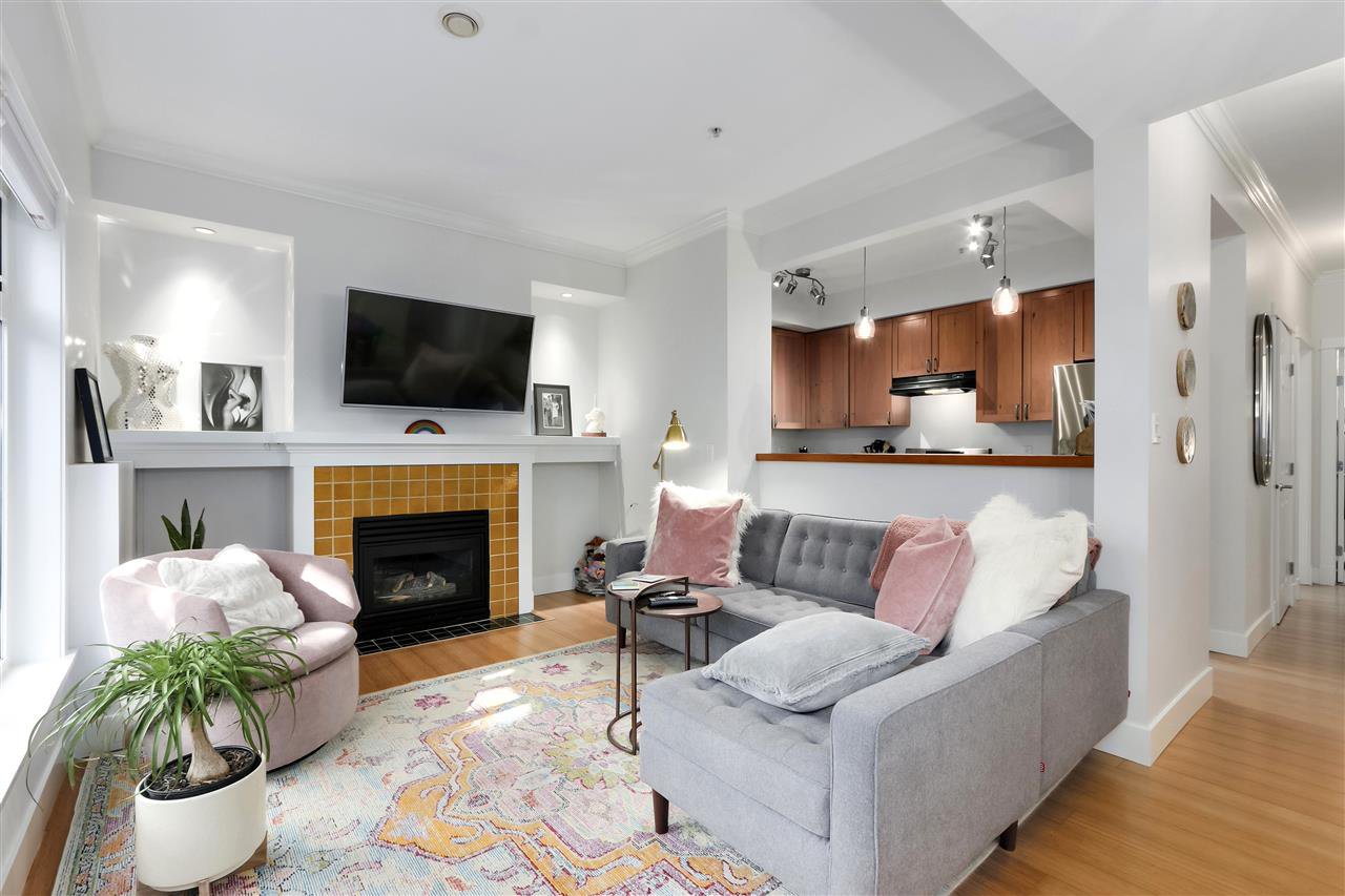 Main Photo: 357 W 11TH AVENUE in Vancouver: Mount Pleasant VW Townhouse for sale (Vancouver West) : MLS®# R2474655