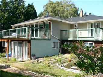 Main Photo: 1679 Richardson Street in VICTORIA: Vi Fairfield West Residential for sale (Victoria) : MLS®# 297916