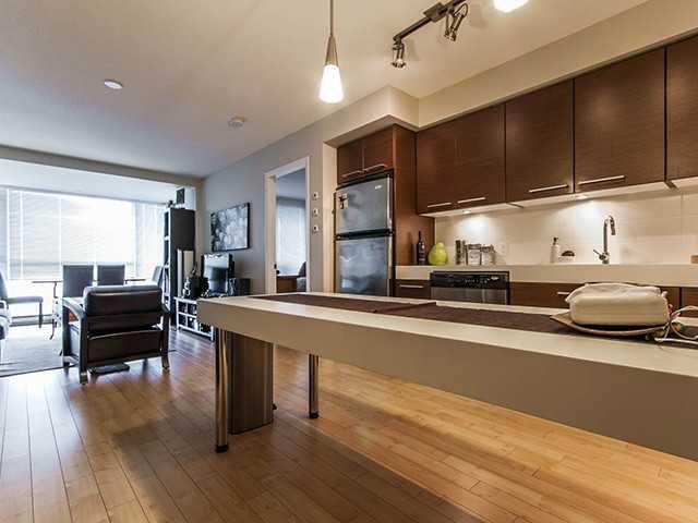 Main Photo: 803 2770 Sophia Street in Vancouver: Mount Pleasant VE Condo for sale (Vancouver East) : MLS®# V1001129