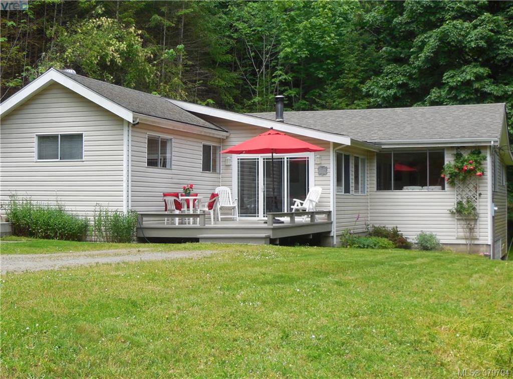 Main Photo: 5410 Hooson Road in PENDER ISLAND: GI Pender Island Single Family Detached for sale (Gulf Islands) : MLS®# 379794