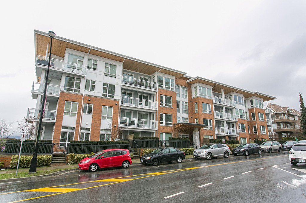 Main Photo: 307 717 Chesterfield Avenue in North Vancouver: Central Lonsdale Condo for sale : MLS®# R2138439